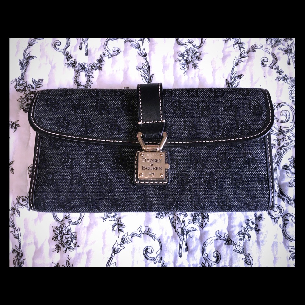 Dooney & Bourke Black Wallet! New! 100% Authentic!